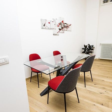 Loft La Sedia Rossa - Centro Storico Apartment Milan Exterior photo