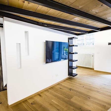 Loft La Sedia Rossa - Centro Storico Apartment Milan Exterior photo