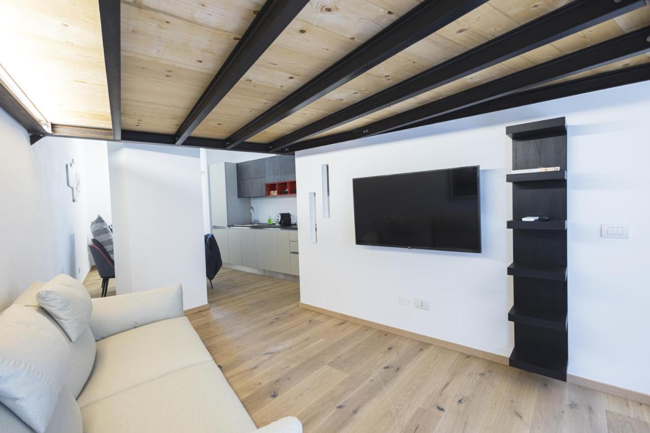 Loft La Sedia Rossa - Centro Storico Apartment Milan Exterior photo